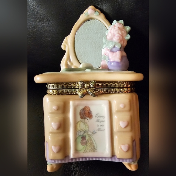 Precious Moments Dresser Vanity Ceramic Hinged Trinket Box 1997 Collectible - Picture 12 of 12